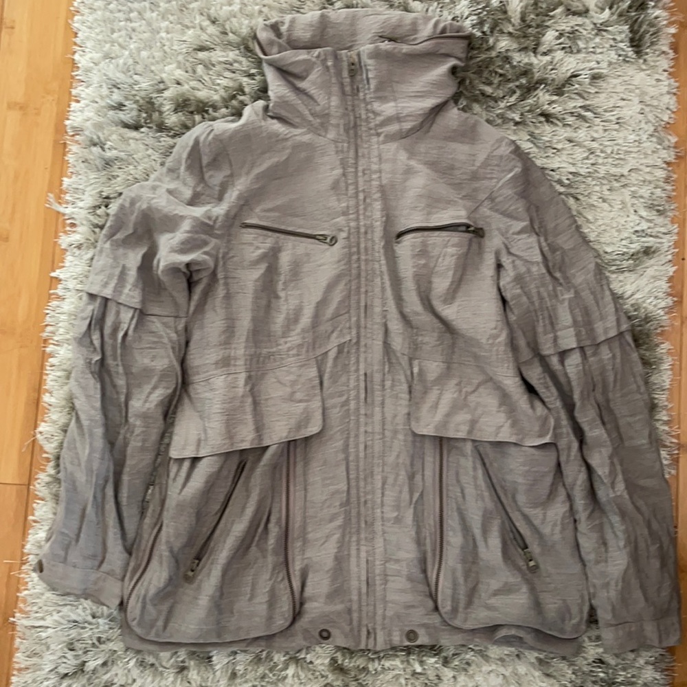 La Rok windbreaker